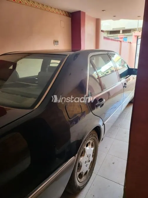 مرسيدس 320 1993 أسود مستعملة للبيع - 4