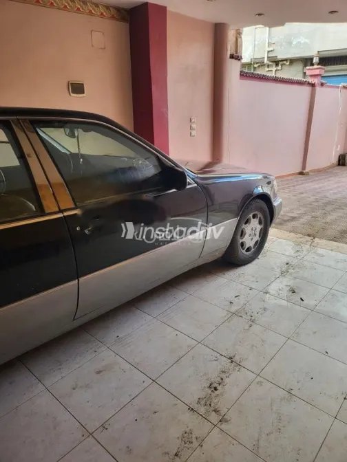 مرسيدس 320 1993 أسود مستعملة للبيع - 5