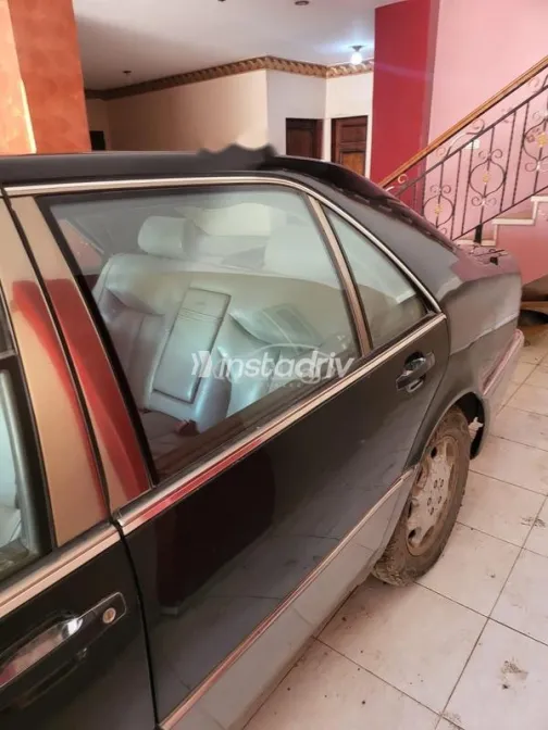 مرسيدس 320 1993 أسود مستعملة للبيع - 7