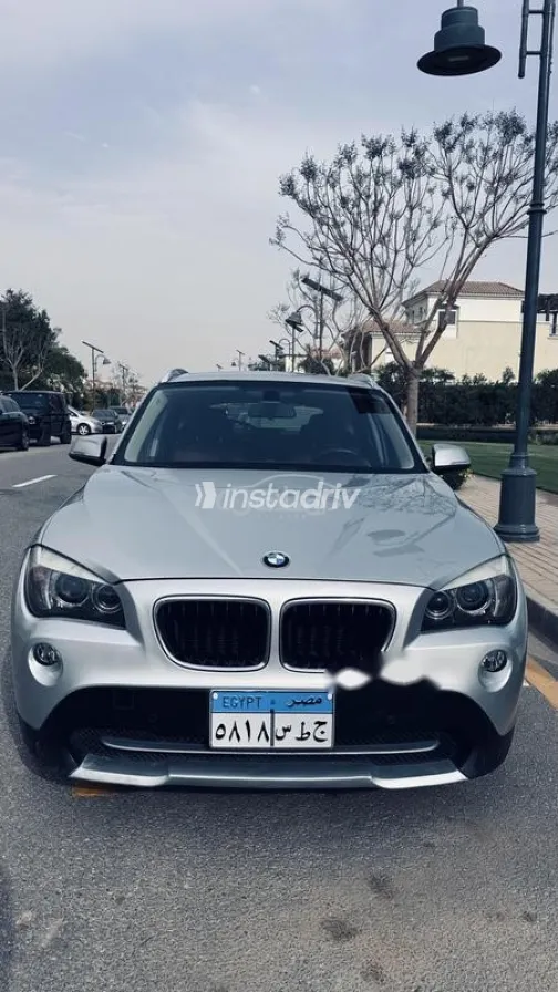 بي ام دبليو X1 2012 فضي مستعملة للبيع - 1