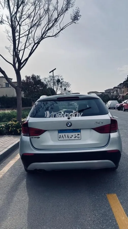 بي ام دبليو X1 2012 فضي مستعملة للبيع - 2