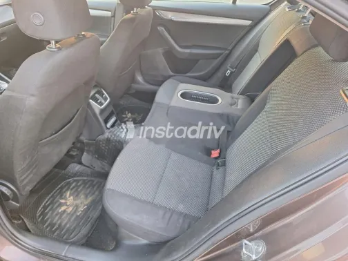 سكودا اوكتافيا A7 2015 بني مستعملة للبيع - 8