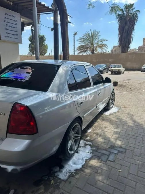 هيونداي فيرنا 2016 أبيض مستعملة للبيع - 4