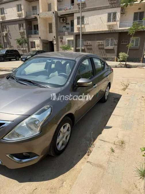 نيسان صنى 2020 أبيض مستعملة للبيع - 4