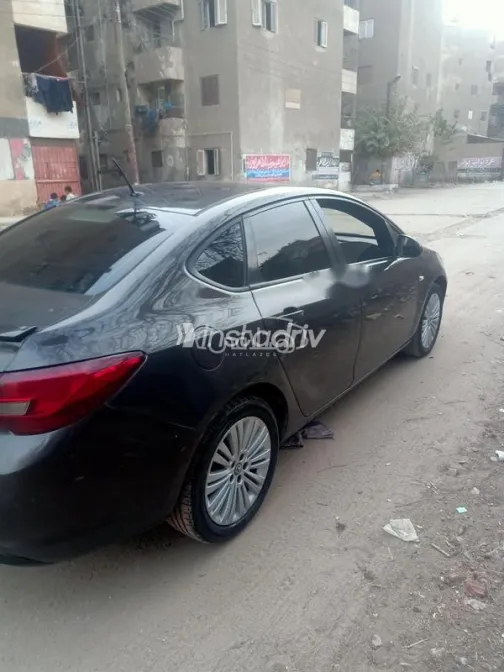 Opel Astra 2013 Gray Used for Sale - 4