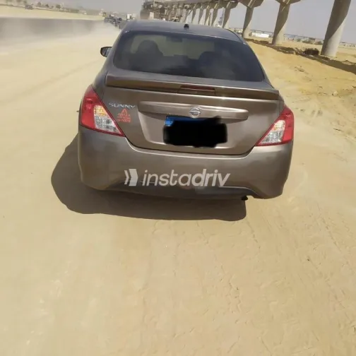 نيسان صنى 2022 أبيض مستعملة للبيع - 2