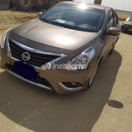نيسان صنى 2022 أبيض مستعملة للبيع - 5
