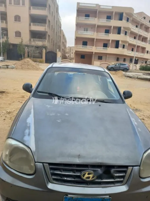 Hyundai Verna 2011 Silver Used for Sale - 1