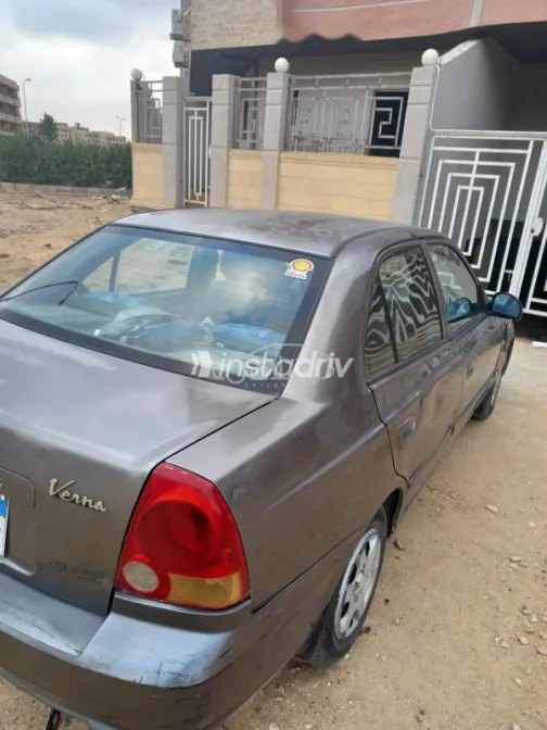 Hyundai Verna 2011 Silver Used for Sale - 2