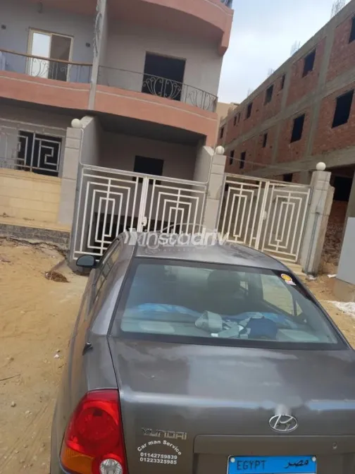 Hyundai Verna 2011 Silver Used for Sale - 3