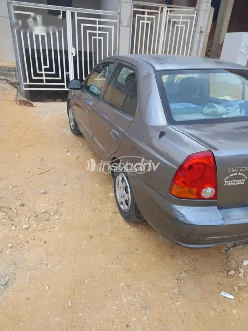 Hyundai Verna 2011 Silver Used for Sale - 4
