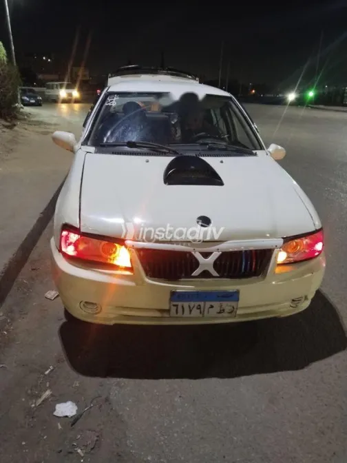 جيلي سباركي 2005 أبيض مستعملة للبيع - 1