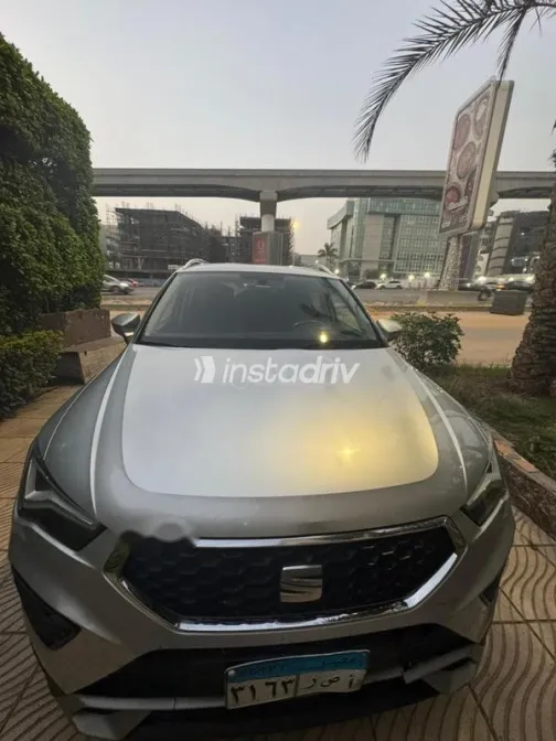 سيات اتيكا 2022 فضي مستعملة للبيع - 1