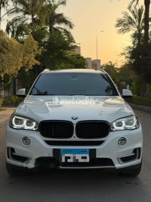 BMW X5 2017 White Used for Sale - 1