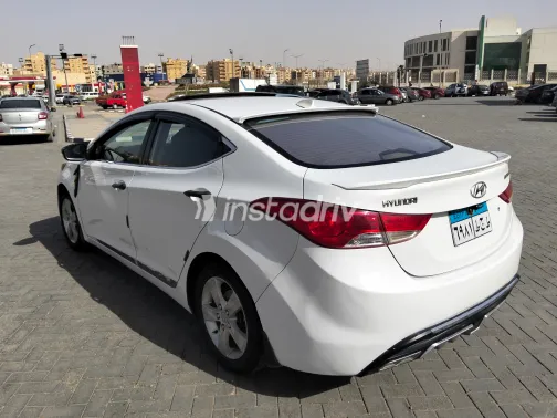 هيونداي إلنترا ام دى 2012 أبيض مستعملة للبيع - 3