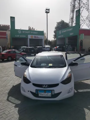 هيونداي إلنترا ام دى 2012 أبيض مستعملة للبيع