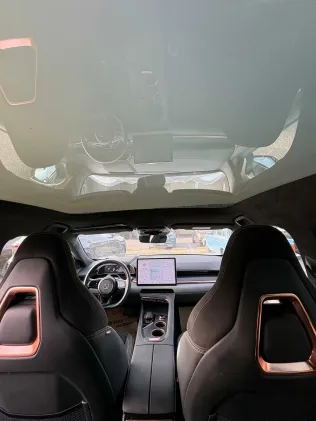 زيكر 001 2025 أبيض مستعملة للبيع