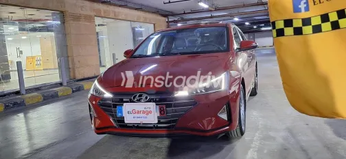 هيونداي إلنترا 2025 أحمر مستعملة للبيع - 3