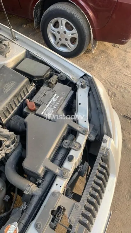 هيونداي فيرنا 2009 فضي مستعملة للبيع - 9