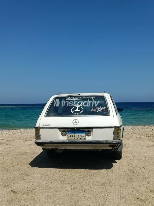مرسيدس E 200 1983 أبيض مستعملة للبيع - 1