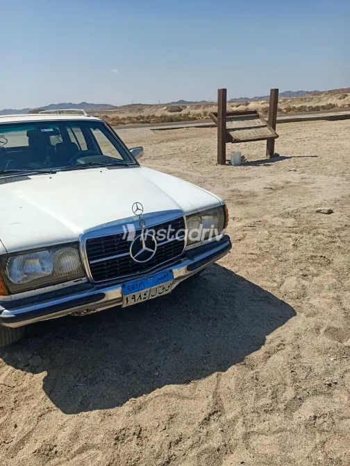 مرسيدس E 200 1983 أبيض مستعملة للبيع - 5