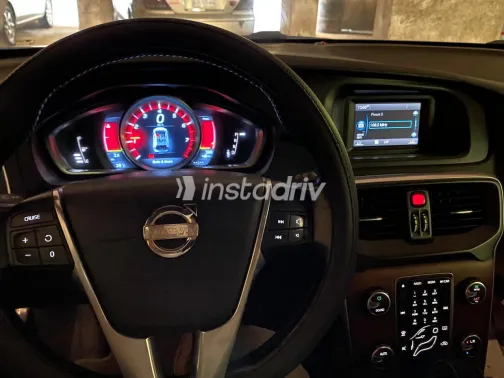 فولفو S40 2013 أبيض مستعملة للبيع - 3