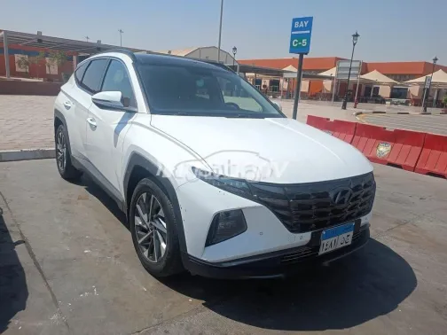 Hyundai Tucson 2021 White Used for Sale - 4