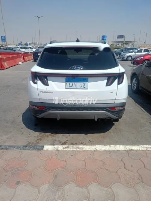Hyundai Tucson 2021 White Used for Sale - 8