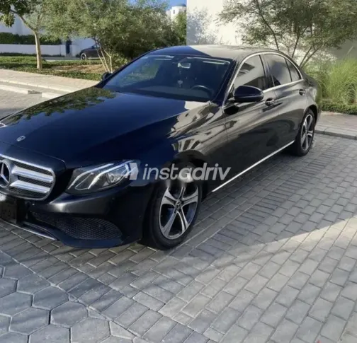 مرسيدس E 180 2019 أبيض مستعملة للبيع - 1