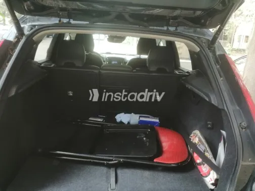 فولفو XC 40 2021 أبيض مستعملة للبيع - 1