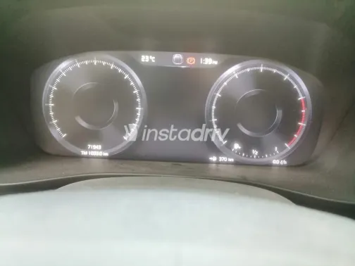 فولفو XC 40 2021 أبيض مستعملة للبيع - 6