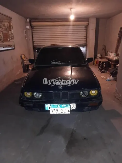 بي ام دبليو 318 1987 أزرق غامق مستعملة للبيع - 3