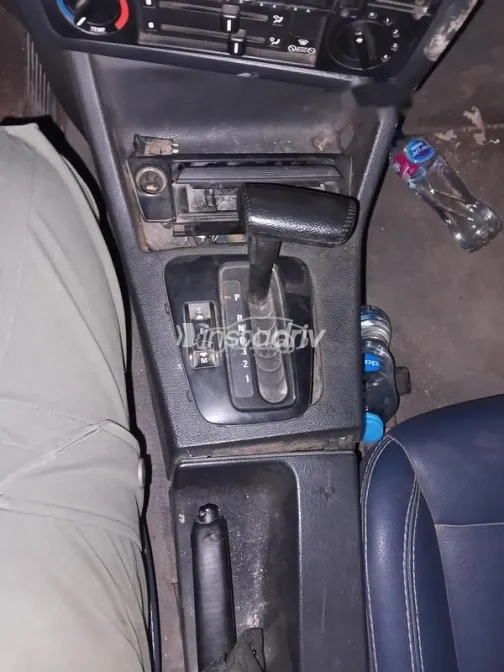 بي ام دبليو 318 1987 أزرق غامق مستعملة للبيع - 6