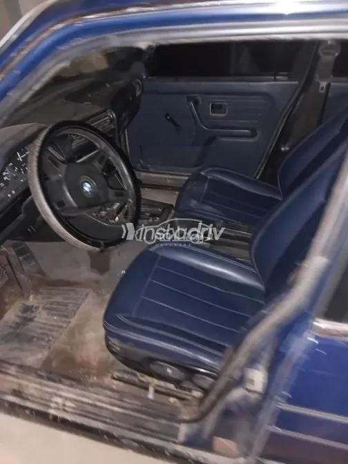 بي ام دبليو 318 1987 أزرق غامق مستعملة للبيع - 9