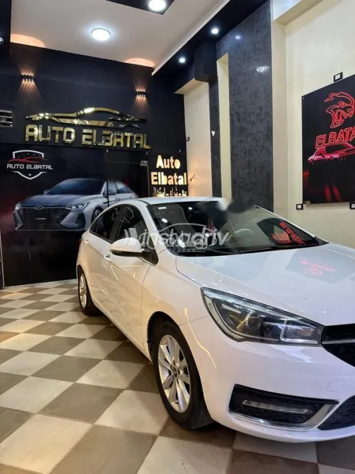 شيرى اريزو 5 2022 أبيض مستعملة للبيع - 4