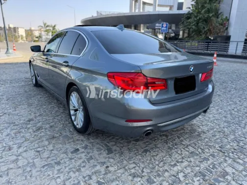 بي ام دبليو 520 2018 رمادي مستعملة للبيع - 6