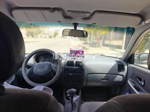 Hyundai Verna 2016 White Used for Sale - 3