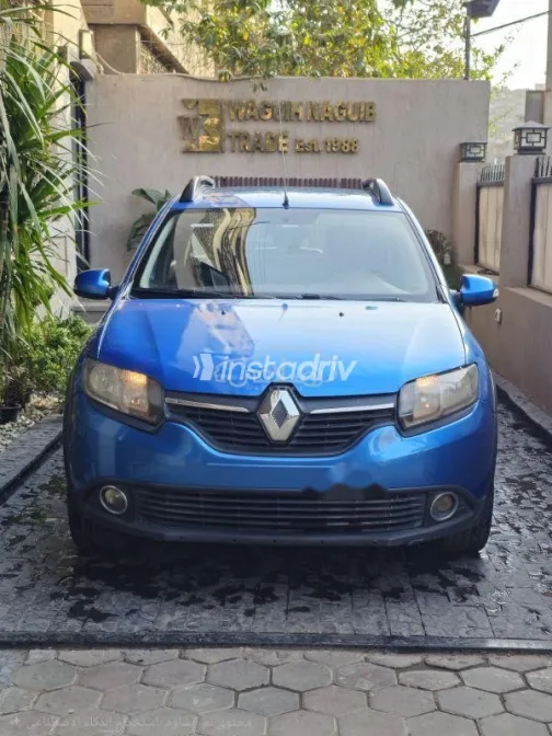 رينو سانديرو  ( ستيب  واى ) 2016 أزرق غامق مستعملة للبيع - 1