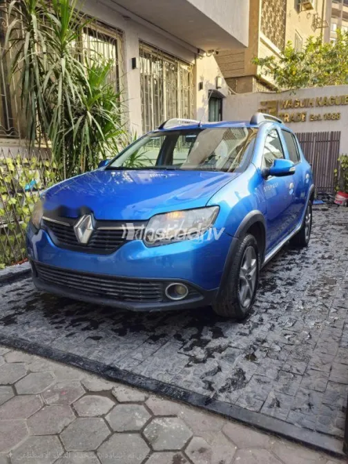 رينو سانديرو  ( ستيب  واى ) 2016 أزرق غامق مستعملة للبيع - 2