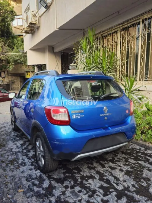 رينو سانديرو  ( ستيب  واى ) 2016 أزرق غامق مستعملة للبيع - 5