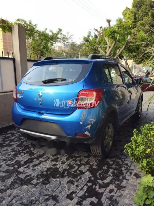 رينو سانديرو  ( ستيب  واى ) 2016 أزرق غامق مستعملة للبيع - 6