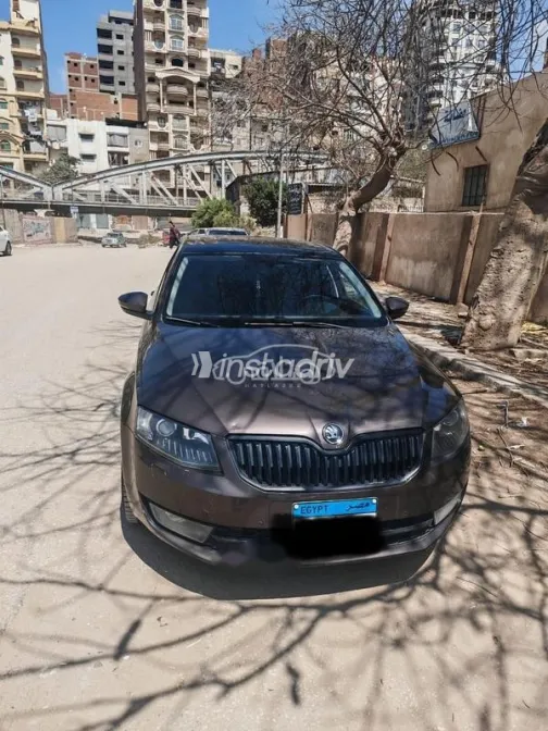 سكودا اوكتافيا 2016 أبيض مستعملة للبيع - 3