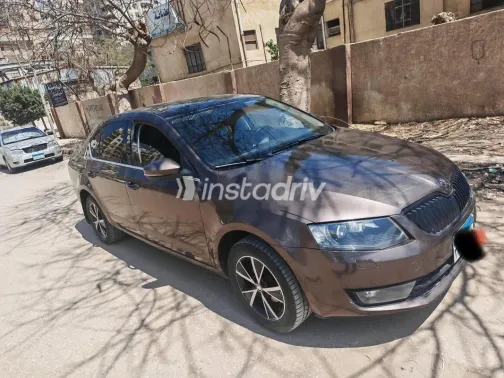 سكودا اوكتافيا 2016 أبيض مستعملة للبيع - 4