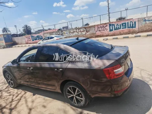 سكودا اوكتافيا 2016 أبيض مستعملة للبيع - 9