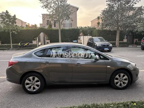 اوبل أسترا 2020 رمادي غامق مستعملة للبيع - 3