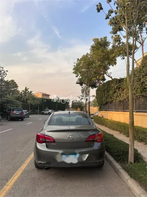 اوبل أسترا 2020 رمادي غامق مستعملة للبيع - 4