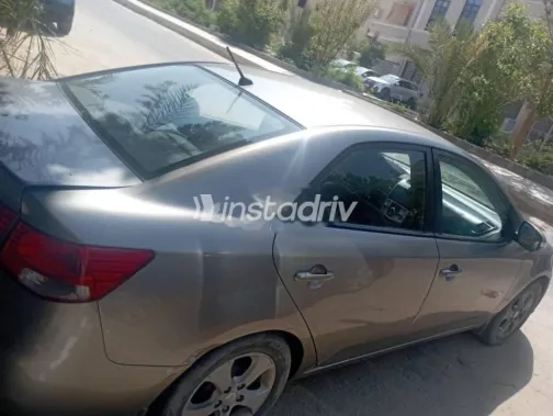 كيا سيراتو 2010 رمادي غامق مستعملة للبيع - 6