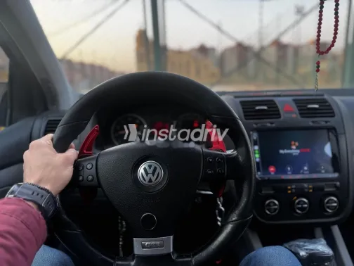 فولكس فاغن جولف 5 2005 أسود مستعملة للبيع - 1