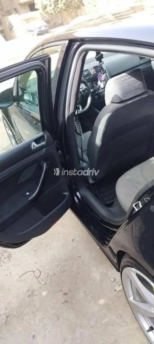 فولكس فاغن جولف 5 2005 أسود مستعملة للبيع - 9