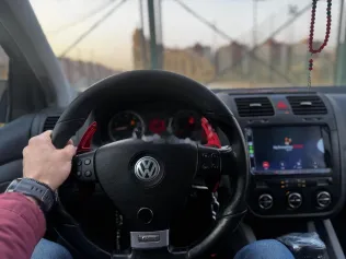 فولكس فاغن جولف 5 2005 أسود مستعملة للبيع